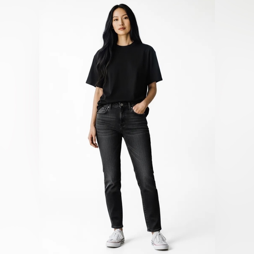 American Eagle Outfitters Women's Black Stretch Mom Jeans Size 2 Regular